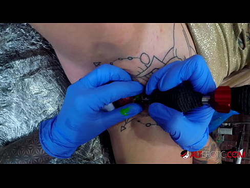 ❤️ Ekstremt tatoveret hottie Sully Savage fik en tatovering på sin klitoris ️❌ Sex at da.assay-define-smartlink.ru ❌️❤